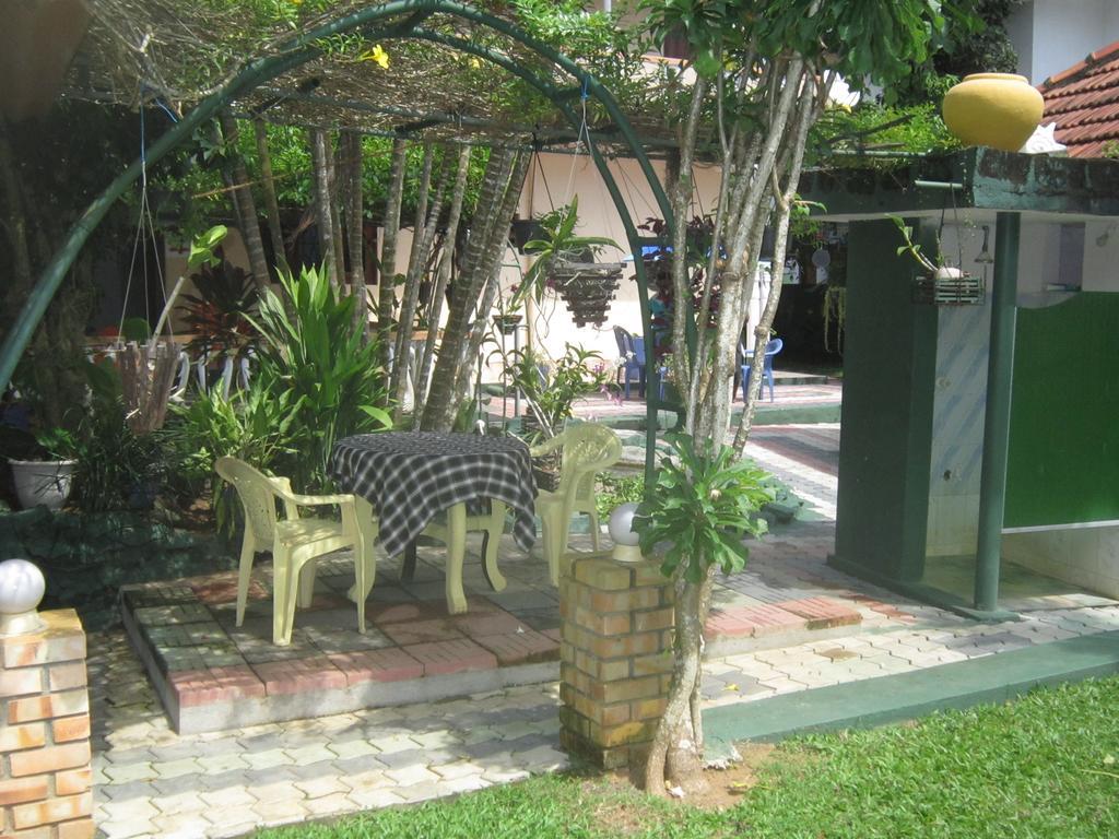Hilda Guest House Hikkaduwa Extérieur photo