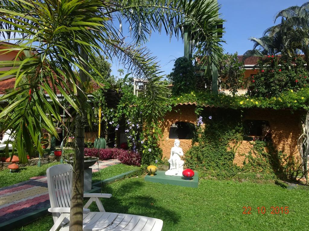 Hilda Guest House Hikkaduwa Extérieur photo