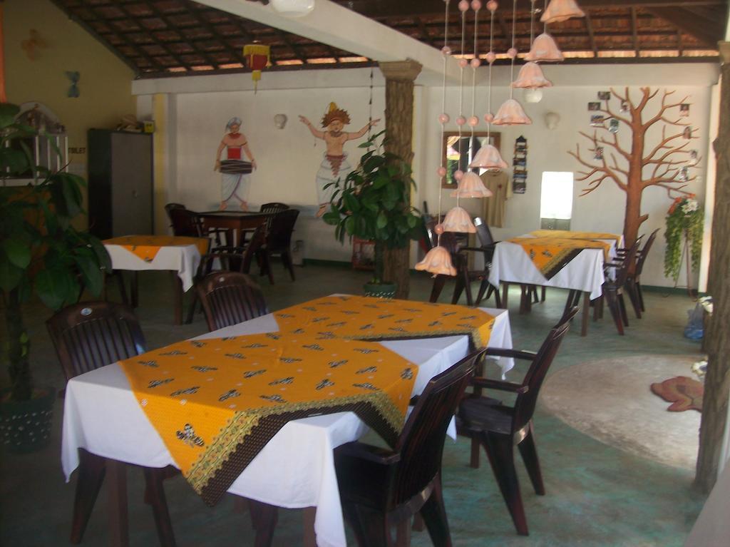 Hilda Guest House Hikkaduwa Extérieur photo