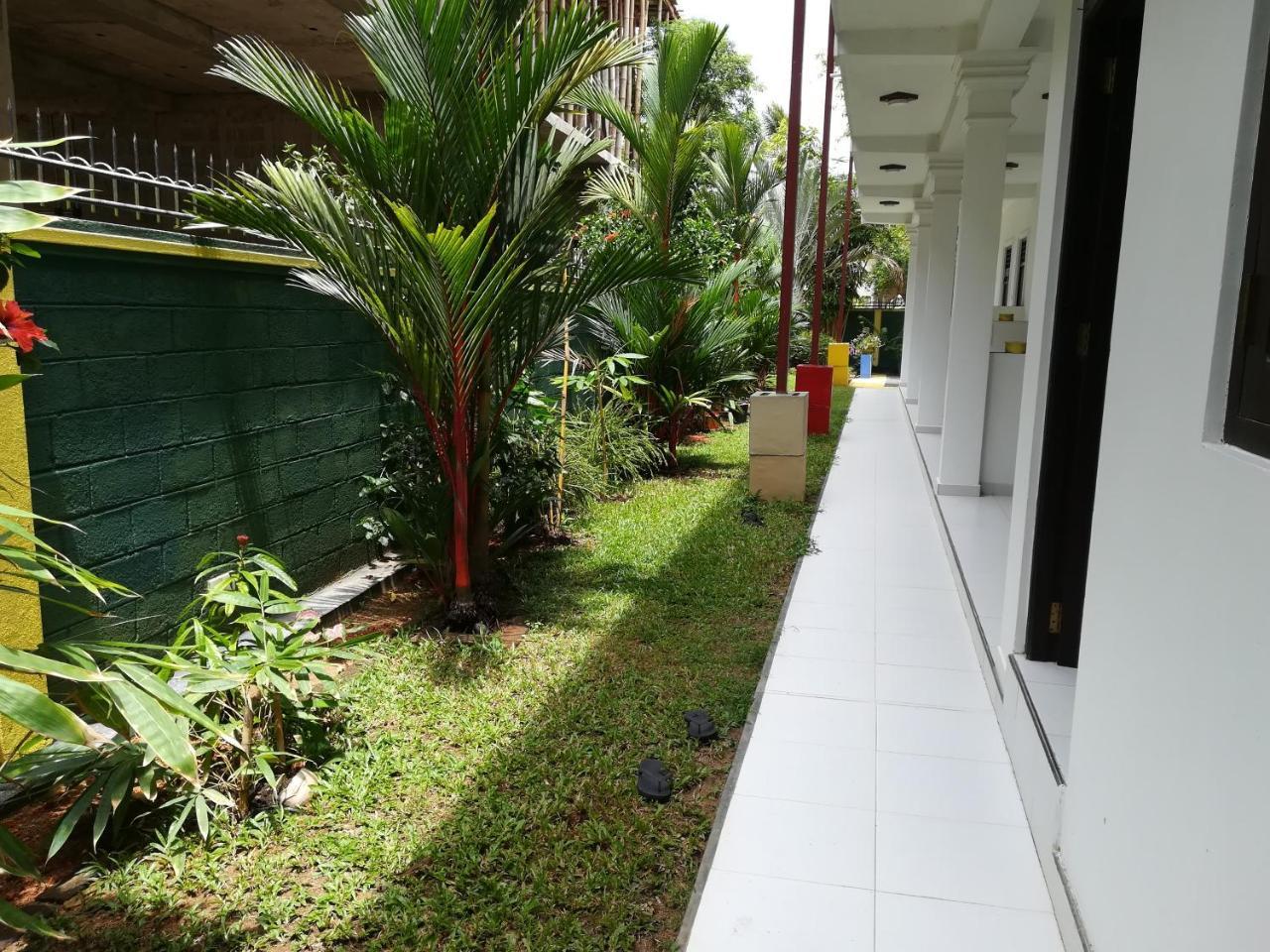 Hilda Guest House Hikkaduwa Extérieur photo